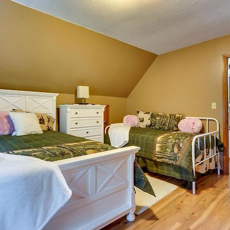 Howard Cabin Rental About 3 Mi To Apple Valley Lake! Mount Vernon エクステリア 写真