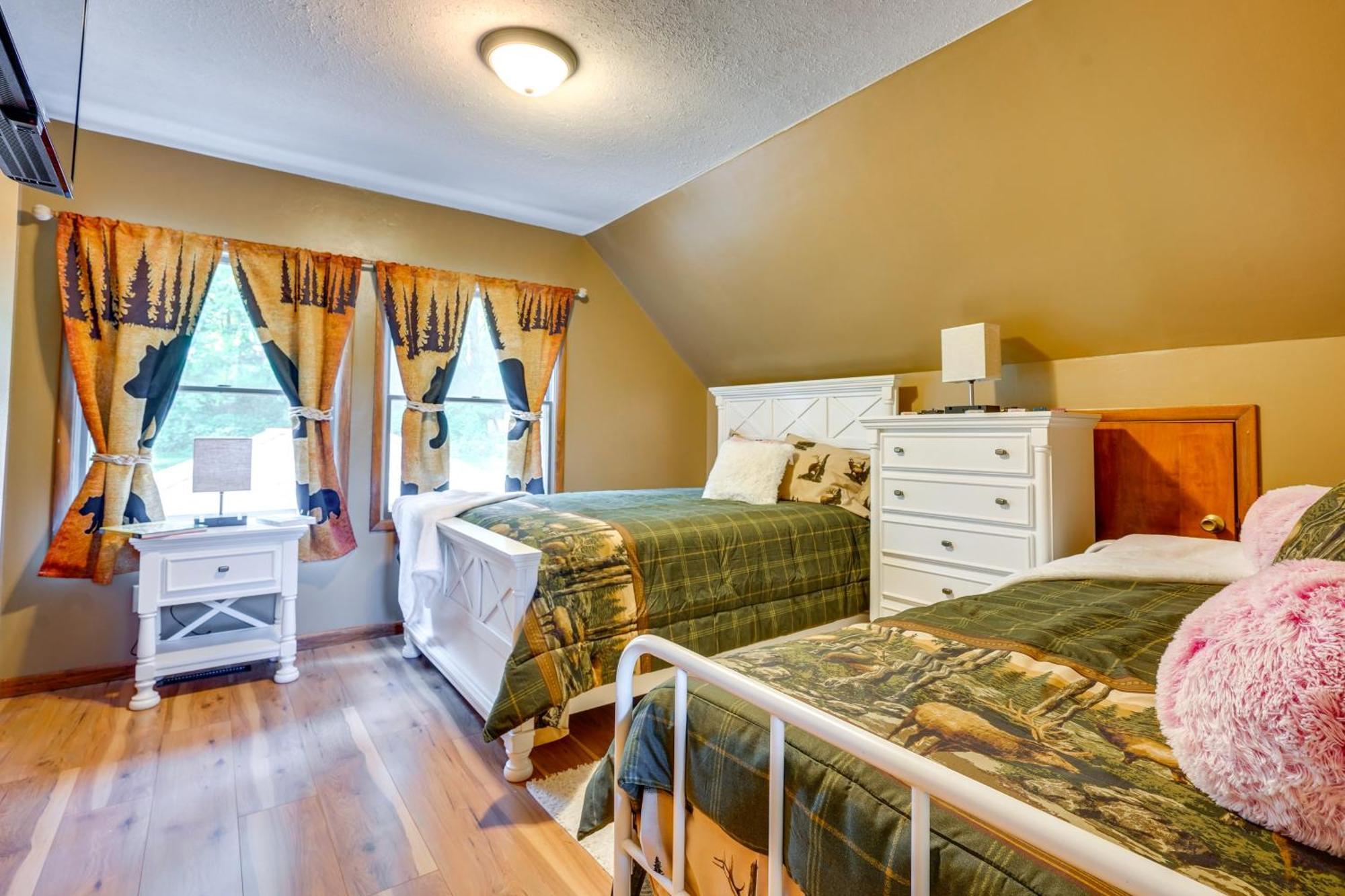 Howard Cabin Rental About 3 Mi To Apple Valley Lake! Mount Vernon エクステリア 写真