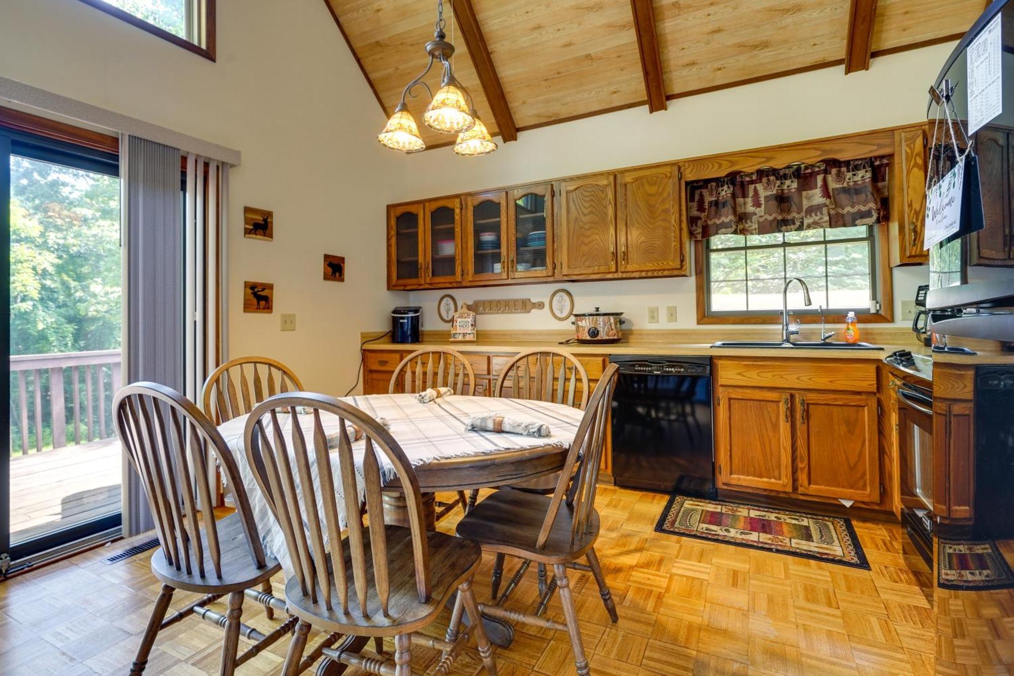 Howard Cabin Rental About 3 Mi To Apple Valley Lake! Mount Vernon エクステリア 写真