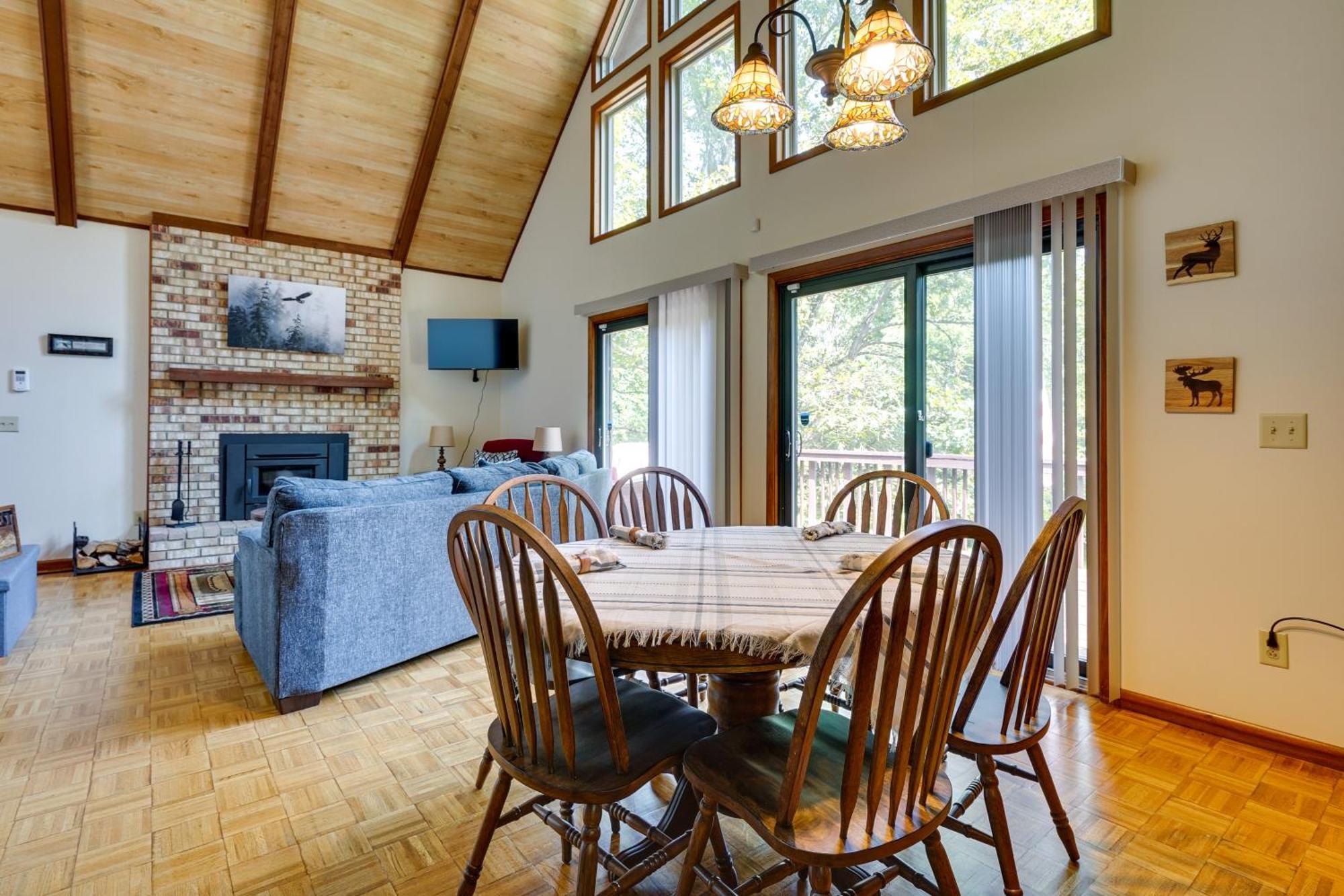 Howard Cabin Rental About 3 Mi To Apple Valley Lake! Mount Vernon エクステリア 写真